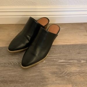 Black Universal Thread Mules